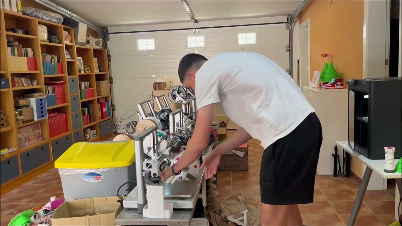 Montando el bastidor mecánico de una impresora 3D