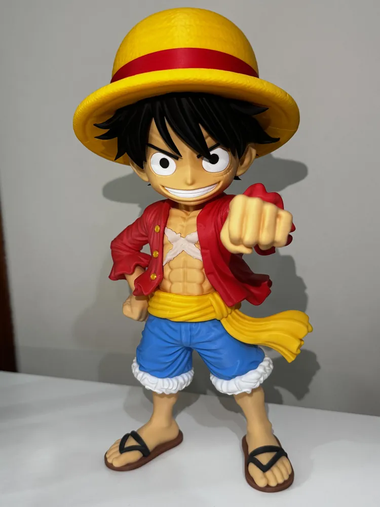Figura de Luffy impresa en 3D y pintada, otro ángulo